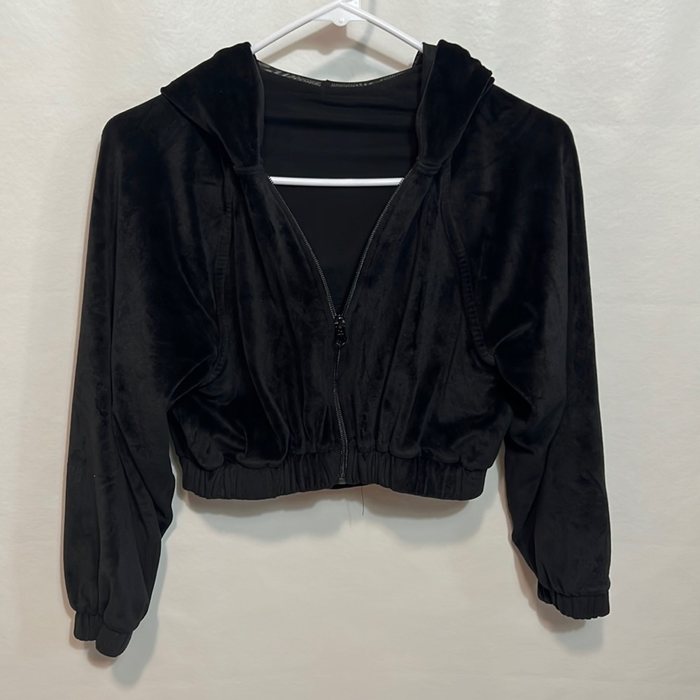 !!3 FOR $25 -- Y2K Style Cropped Black Velour Zip-Up Hoodie